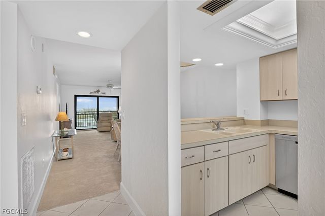 4263 Bay Beach LN 815, Fort Myers Beach, FL 33931