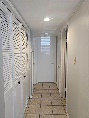 1336 Little Bay Ave Apt 2, Norfolk, VA 23503