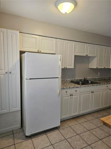 1336 Little Bay Ave Apt 2, Norfolk, VA 23503