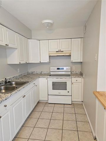 1336 Little Bay Ave Apt 2, Norfolk, VA 23503