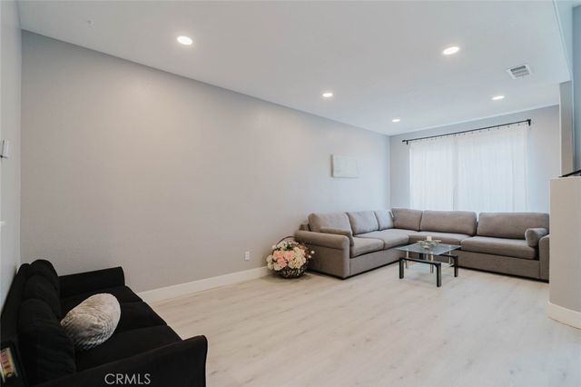 27631 Iris Place, Castaic, CA 91384