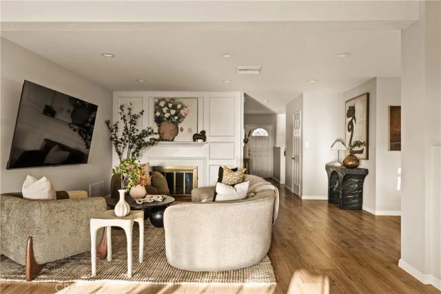 1819 Richard Street, Burbank, CA 91504