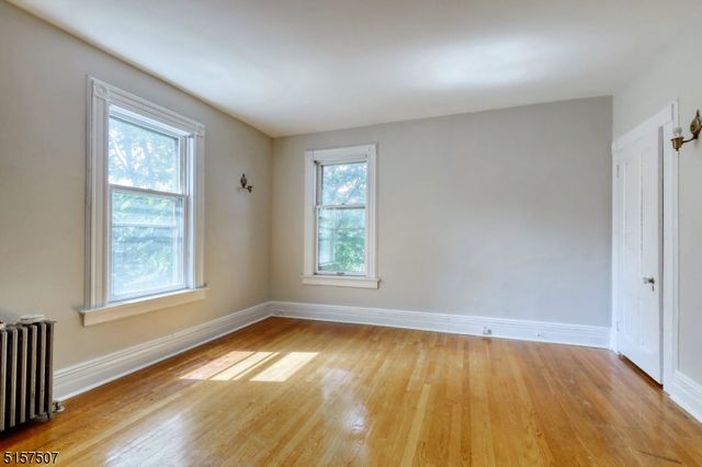 37 Livingston Ave, Roseland Boro, NJ 07068