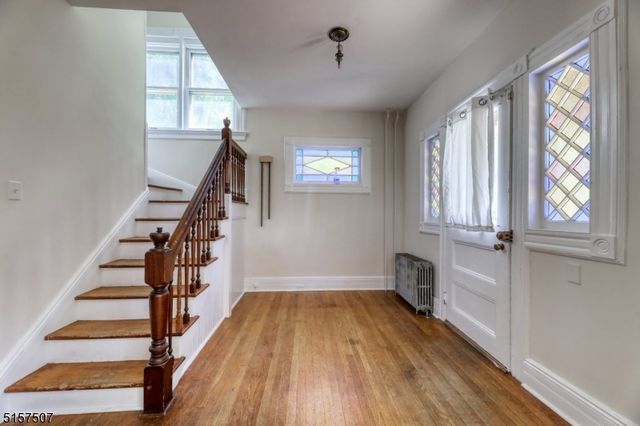 37 Livingston Ave, Roseland Boro, NJ 07068