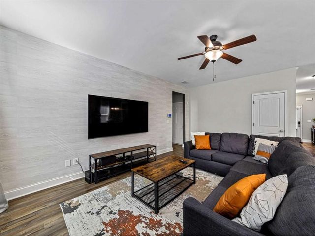 1124 Hartwell Road, Locust Grove, GA 30248