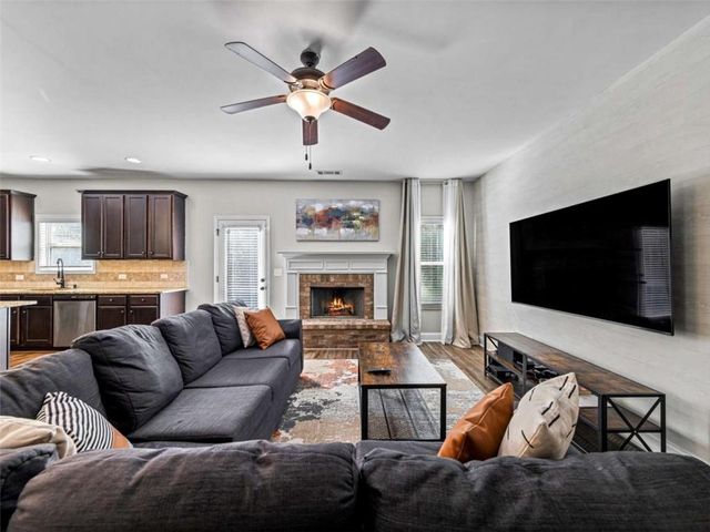 1124 Hartwell Road, Locust Grove, GA 30248