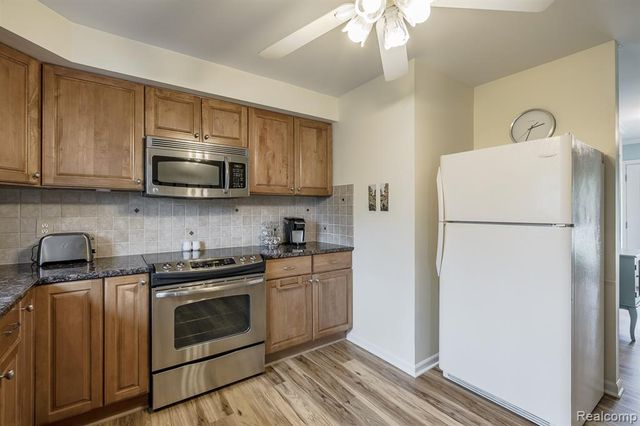 4931 Huron Drive, Clarkston, MI 48348