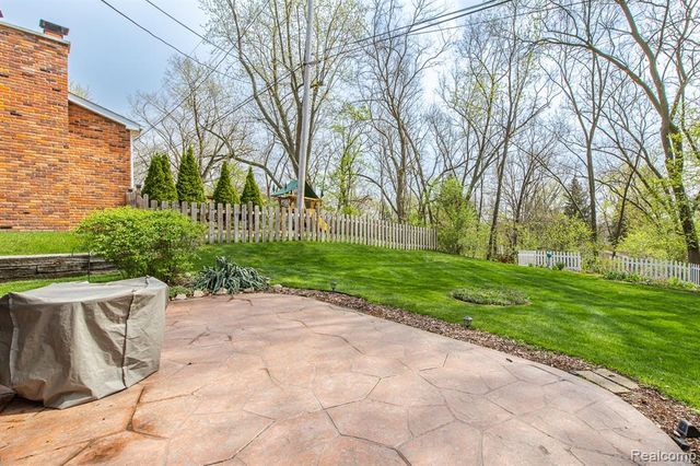 4931 Huron Drive, Clarkston, MI 48348