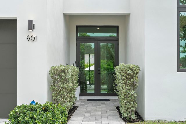 901 Upland Road, West Palm Beach, FL 33401