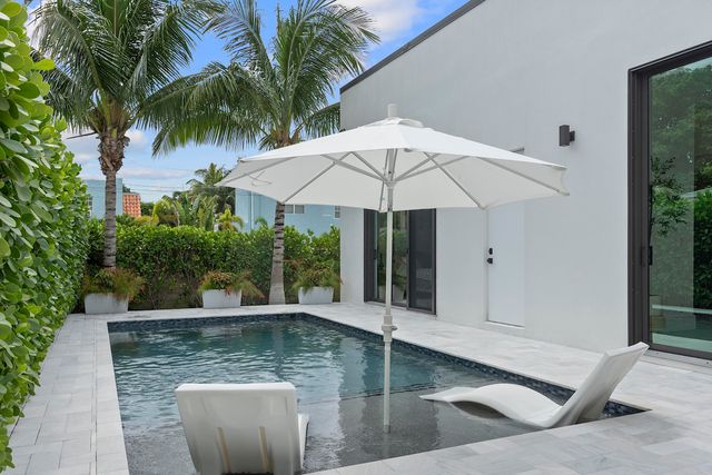901 Upland Road, West Palm Beach, FL 33401