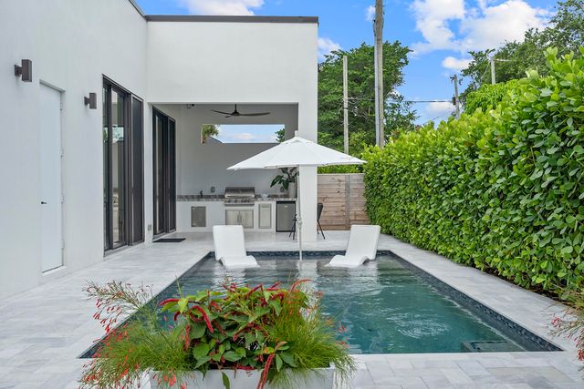 901 Upland Road, West Palm Beach, FL 33401