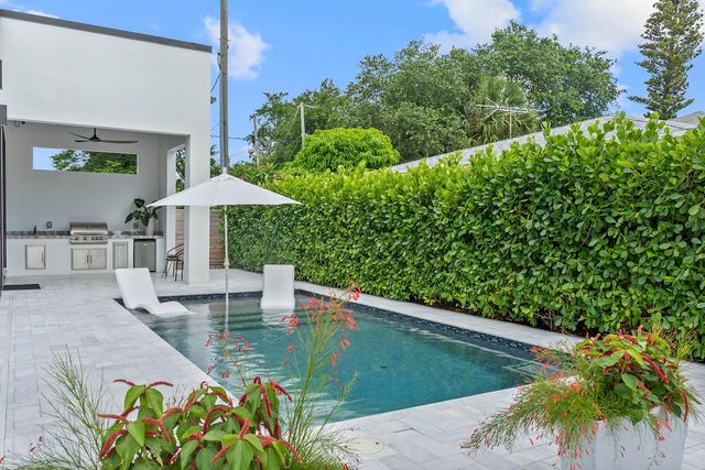901 Upland Road, West Palm Beach, FL 33401