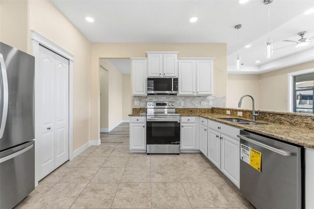 11514 ASHTON FIELD AVENUE, Riverview, FL 33579