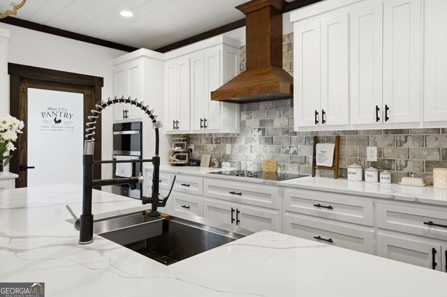 736 Town Creek Church Road, Talking Rock, GA 30175