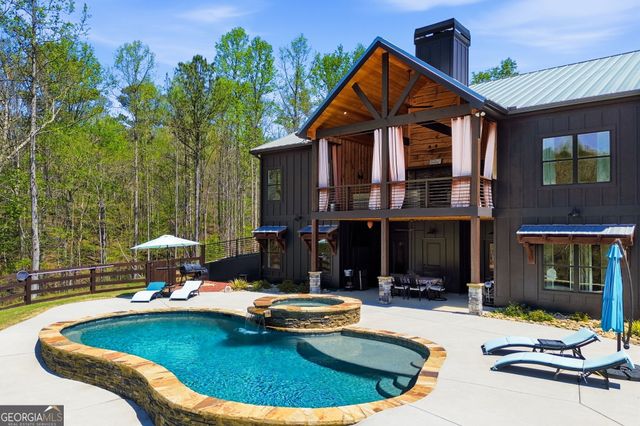 736 Town Creek Church Road, Talking Rock, GA 30175