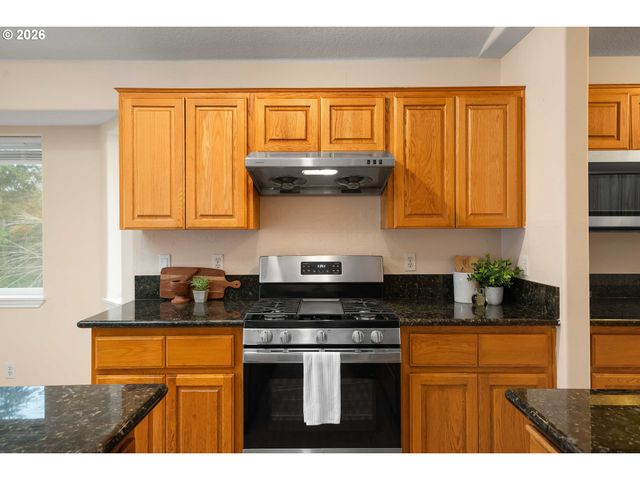 14573 Nw EVERGREEN St, Portland, OR 97229