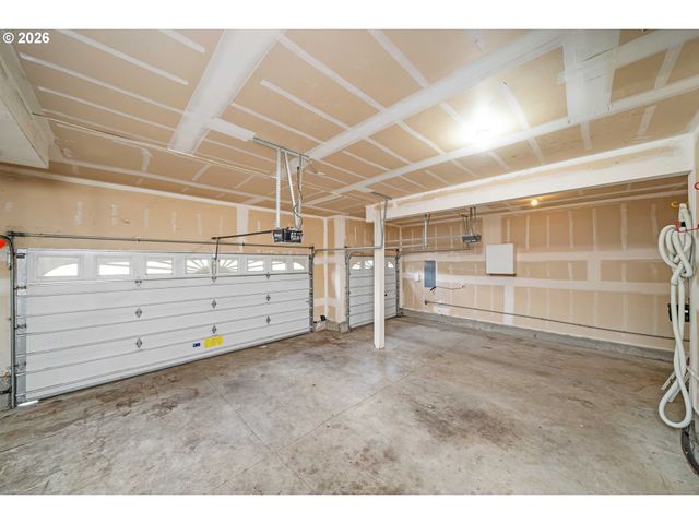 14573 Nw EVERGREEN St, Portland, OR 97229