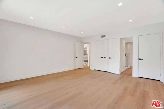 19732 Henshaw Street, Woodland Hills (los Angeles), CA 91356