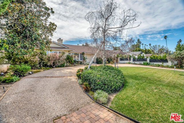 19732 Henshaw Street, Woodland Hills (los Angeles), CA 91356