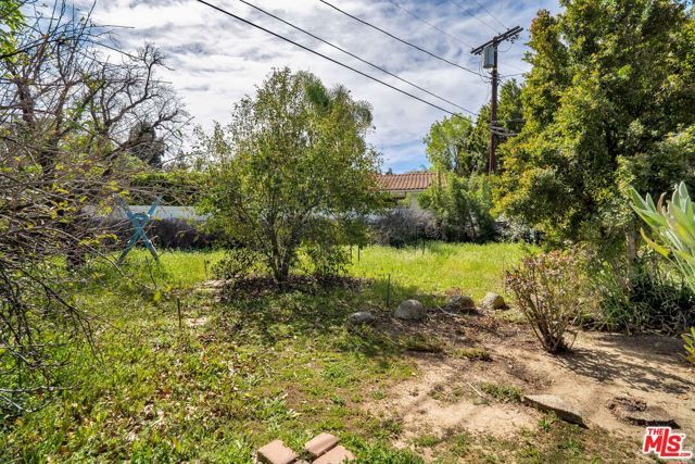 19732 Henshaw Street, Woodland Hills (los Angeles), CA 91356