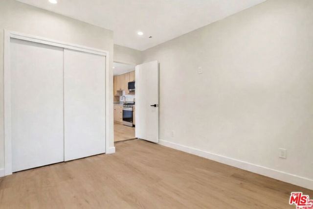 19732 Henshaw Street, Woodland Hills (los Angeles), CA 91356