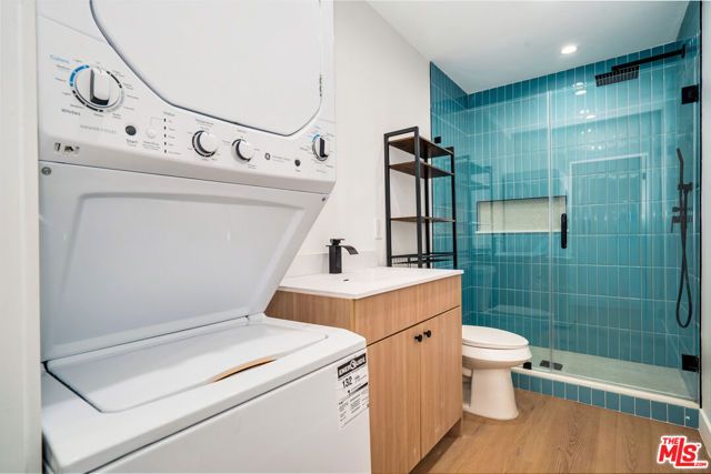 19732 Henshaw Street, Woodland Hills (los Angeles), CA 91356