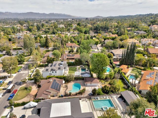19732 Henshaw Street, Woodland Hills (los Angeles), CA 91356