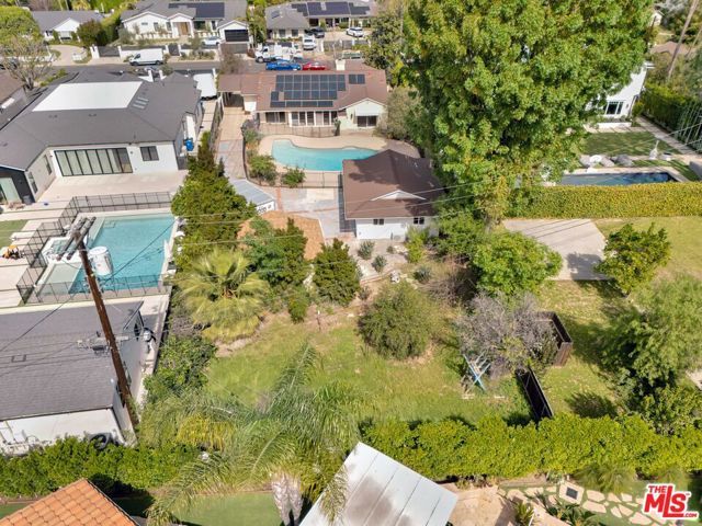 19732 Henshaw Street, Woodland Hills (los Angeles), CA 91356