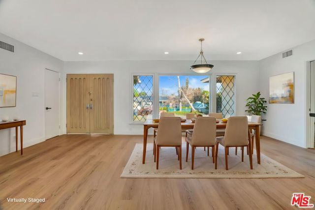 19732 Henshaw Street, Woodland Hills (los Angeles), CA 91356