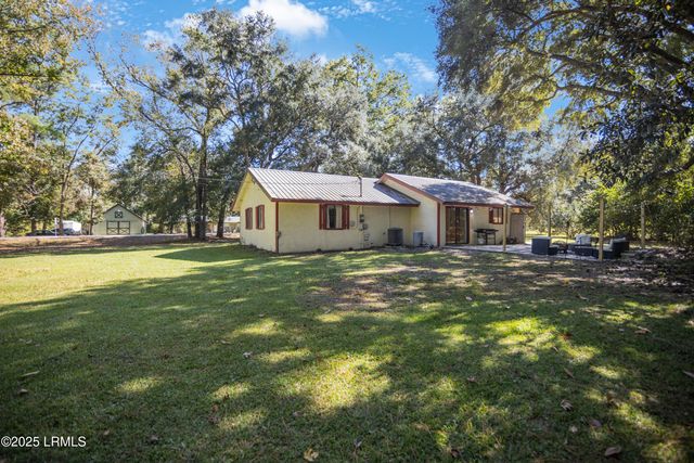 55 Lakeview Drive, Ridgeland, SC 29936