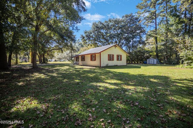 55 Lakeview Drive, Ridgeland, SC 29936