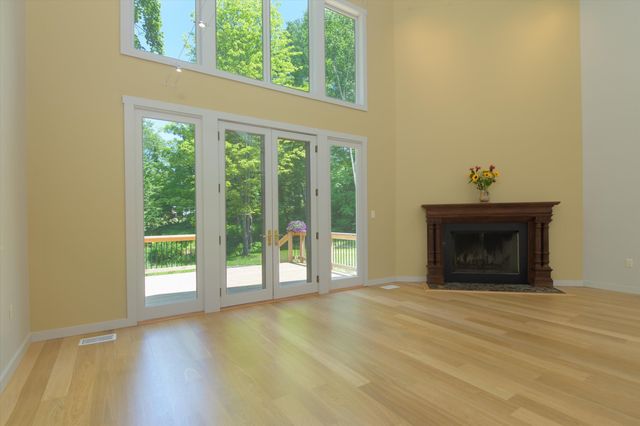 69 High Street, Walpole, NH 03608