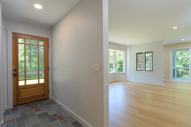 69 High Street, Walpole, NH 03608