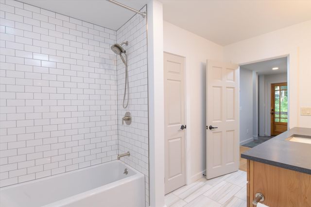 69 High Street, Walpole, NH 03608