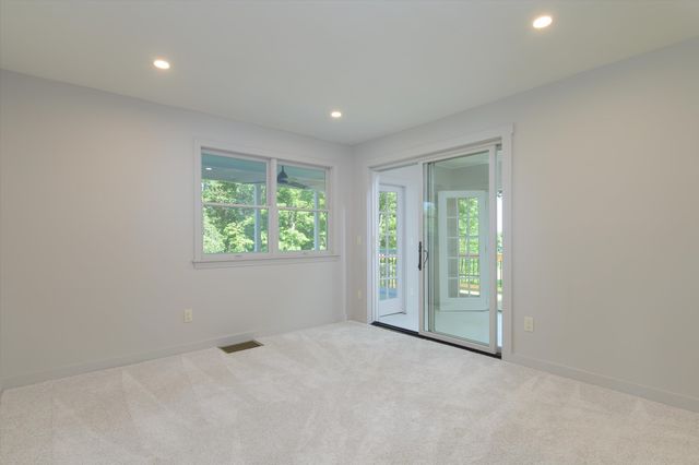 69 High Street, Walpole, NH 03608