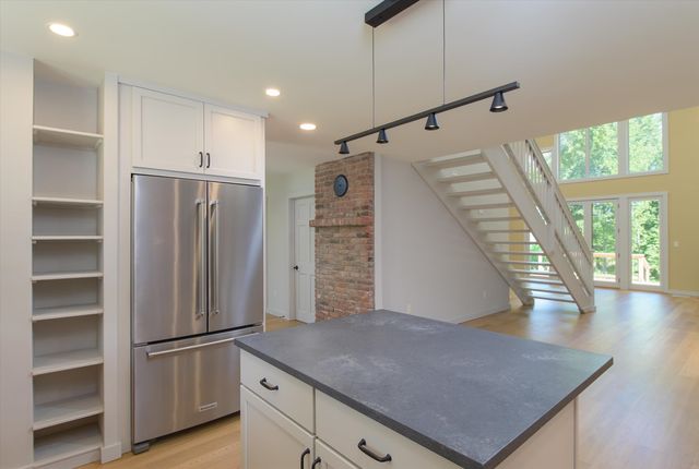 69 High Street, Walpole, NH 03608