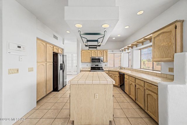2874 N Marquise Court, Tucson, AZ 85715