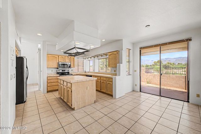 2874 N Marquise Court, Tucson, AZ 85715