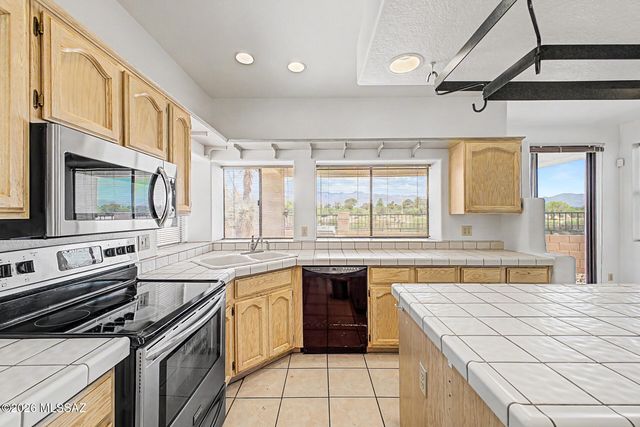 2874 N Marquise Court, Tucson, AZ 85715