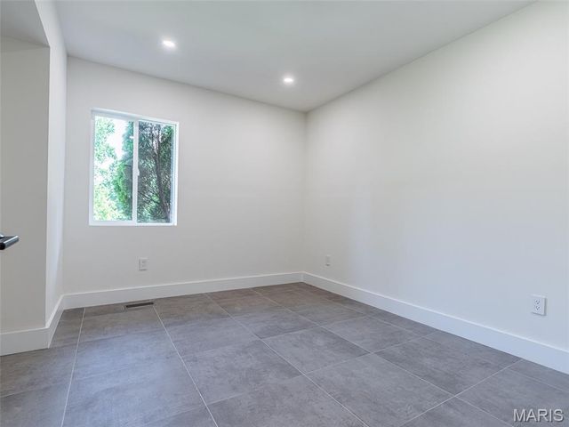 28 Black Oak Drive, Sunset Hills, MO 63127