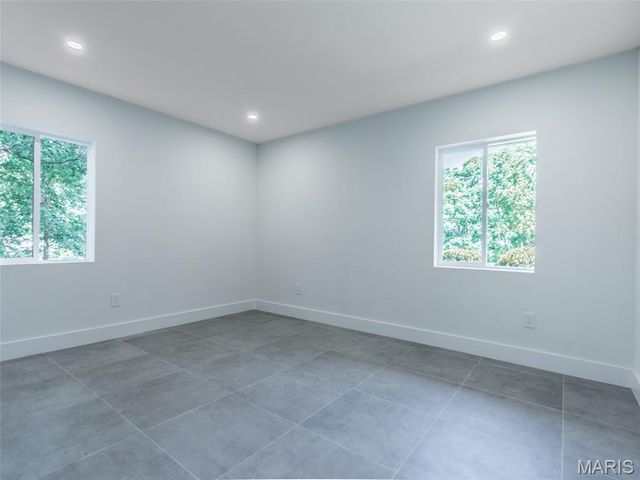 28 Black Oak Drive, Sunset Hills, MO 63127
