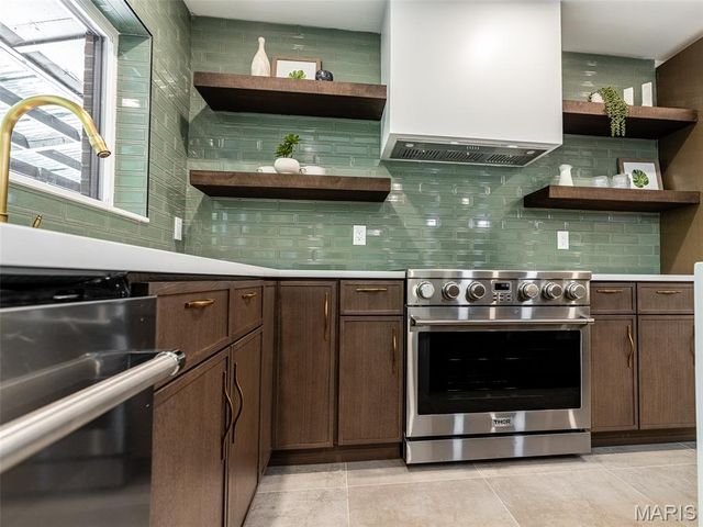 28 Black Oak Drive, Sunset Hills, MO 63127