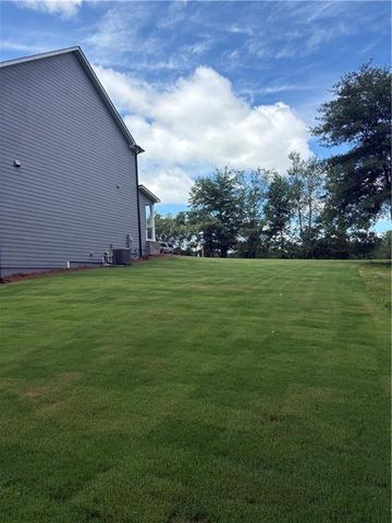 130 Mountain Creek Lane, Maysville, GA 30558