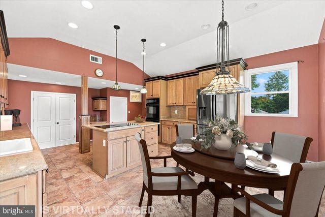 2084 DUTTON MILL RD, Newtown Square, PA 19073