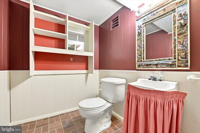 2084 DUTTON MILL RD, Newtown Square, PA 19073