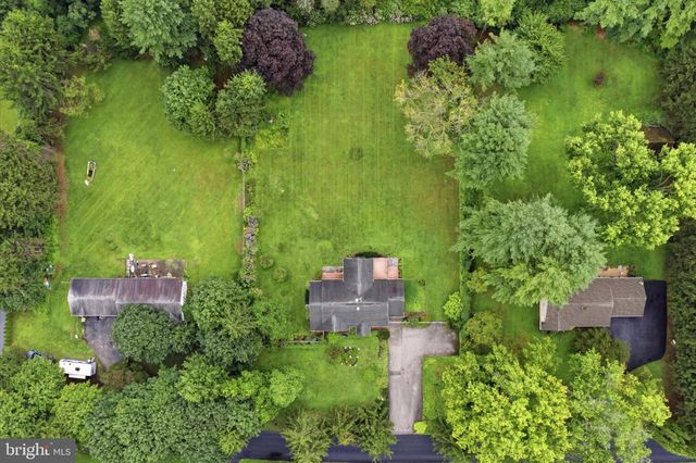2084 DUTTON MILL RD, Newtown Square, PA 19073