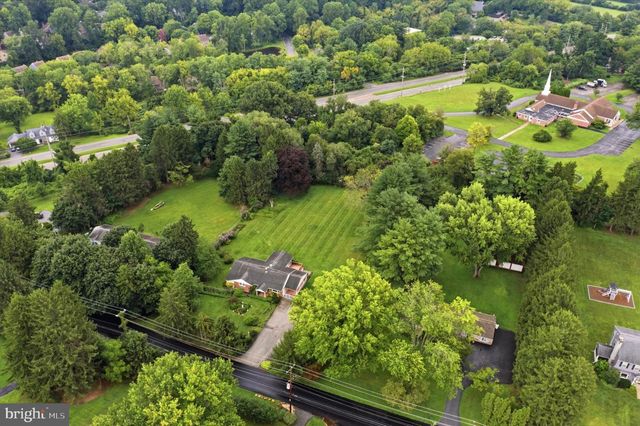 2084 DUTTON MILL RD, Newtown Square, PA 19073