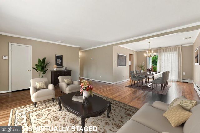 2084 DUTTON MILL RD, Newtown Square, PA 19073