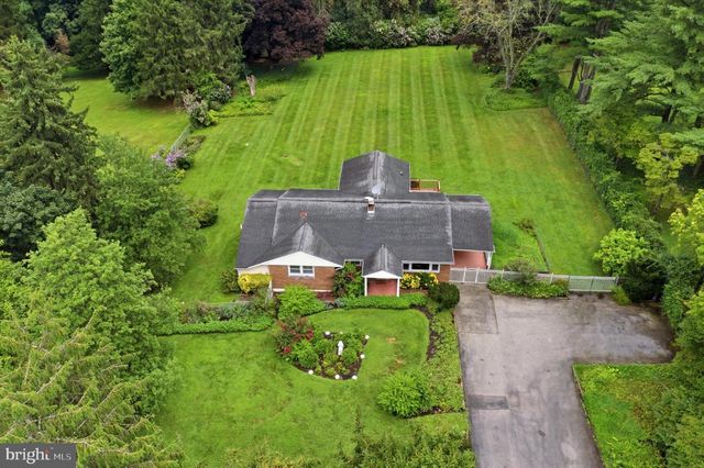 2084 DUTTON MILL RD, Newtown Square, PA 19073