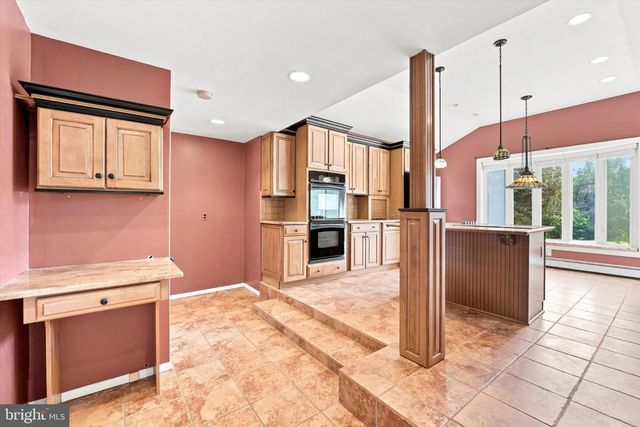 2084 DUTTON MILL RD, Newtown Square, PA 19073